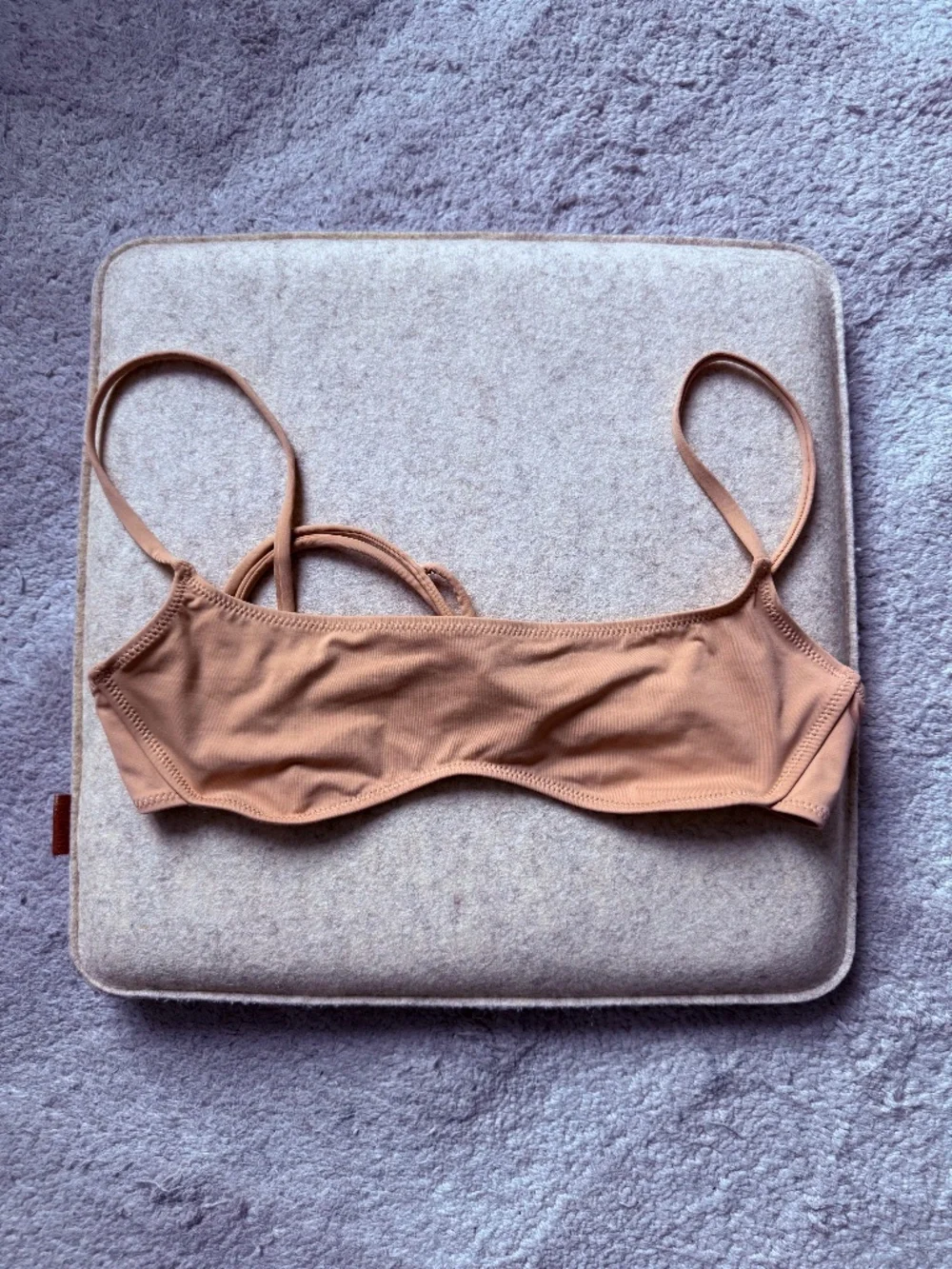 [NWOT] SKIMS Signature Swim Bandeau Bikini Top Nude Tan Tie Back, Size S